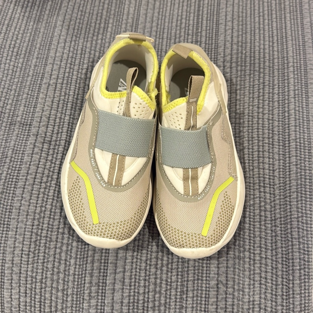 NWT ZARA SHOES 31
